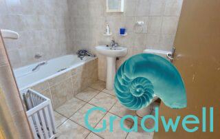 Downstairs bathroom – Sunnyrock Family Unit
