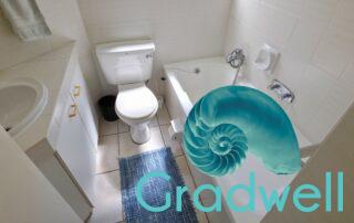 Main bed en suite bathroom – Marine Glen 6