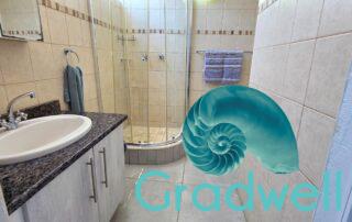 3rd Bed en-suite bathroom – Seabrook 701