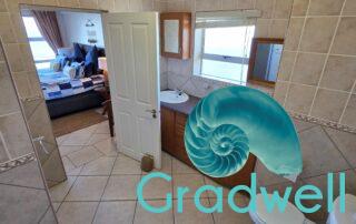 Main bathroom 2 Rayvin 9